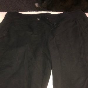 Hanes French Terry Capri lounge pants